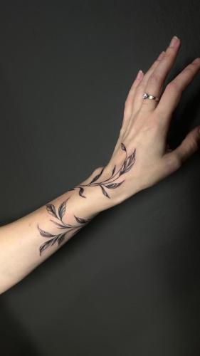 spider_tattoo_gliwice_maciej_troszka_bw (2)
